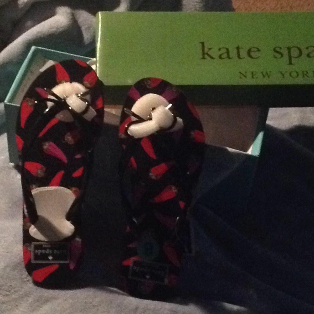 NEW KATE SPADE BLACK CHILI PEPPER PRINT